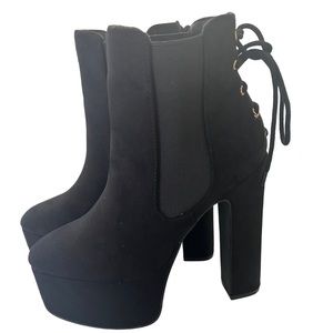 NIB Super tall black faux suede booties
